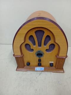 Wood grain Art Deco antique style radio tuner