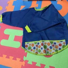 子供。エプロンのサムネイル