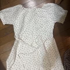 小花柄 半袖 ひざ丈ワンピース ホワイトのサムネイル