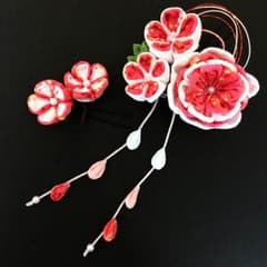 つまみ細工  髪飾り  ☆  ハンドメイド  七五三のサムネイル