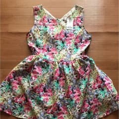 花柄ワンピースのサムネイル