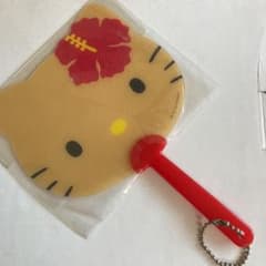 ハローキティ❤︎ミニうちわ　日焼けバージョンのサムネイル