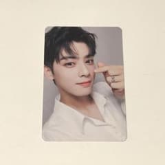 astro ウヌ トレカ rise up - メルカリ