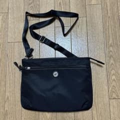 ハンティングワールド　サコッシュバックのサムネイル