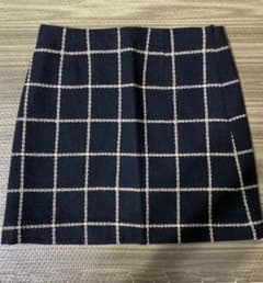 ピンキーガールズ　ミニスカートのサムネイル