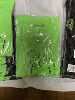 ビリー・アイリッシュ 村上隆 Tシャツのサムネイル