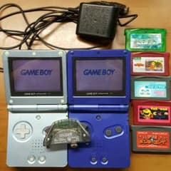 ゲームボーイアドバンスSP2台+カセット5種+充電器+ワイヤレスアダプタのサムネイル