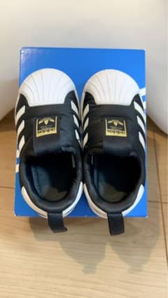 adidas スニーカー　キッズ　13cmのサムネイル