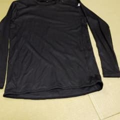 DESCENTE  長袖ブラックアンダーシャツ 140cmのサムネイル
