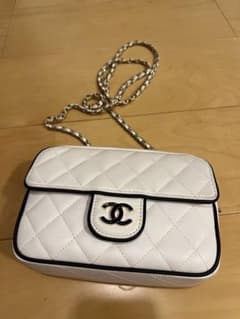 CHANEL マトラッセ チェーンショルダーバッグ ホワイト - メルカリ