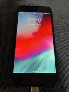 iPhone 8 Space Gray 64 GB au SIMロックのサムネイル