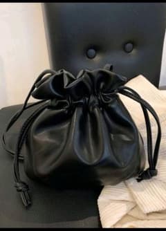 ブラック 巾着型 ショルダーバッグのサムネイル