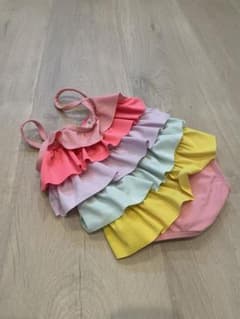 ギャップ　水着　レインボー　カラフル　女の子のサムネイル