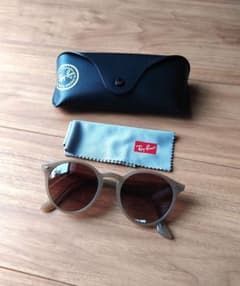 RayBan　サングラス　ベージュのサムネイル