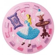 ⭐︎⭐︎Tanoさま専用⭐︎⭐︎ ディズニー　刺繍缶バッジ　不思議の国のアリスのサムネイル
