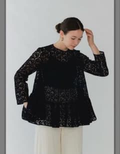 yori フロッキーレースティアードブラウス - メルカリ