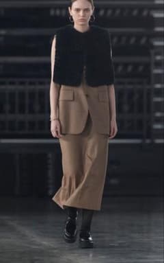 FAUX SHEARLING CROPPED 24FW ベストのサムネイル