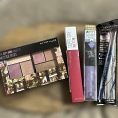 お得なMaybelline アイシャドウパレット 4点セットのサムネイル