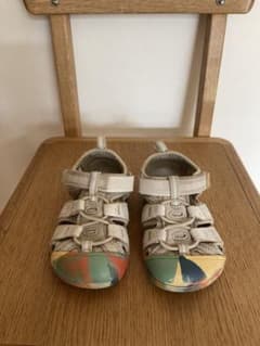 KEEN キッズ サンダル ベージュ マルチカラーのサムネイル