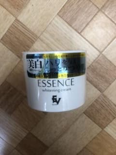 ESSENCE エッセンス　美白　クリーム　250gのサムネイル