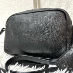 極美品✨エンボスロゴ/人気】アニエスベー カメラバッグ スクエア シボ