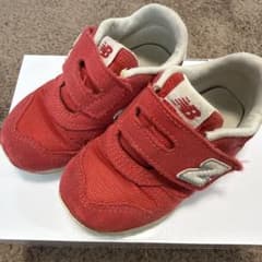 New Balance 赤 スニーカー　15㎝のサムネイル