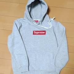 Supremeパーカーのサムネイル