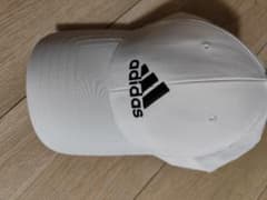 adidas キャップ ホワイト ロゴ刺繍のサムネイル