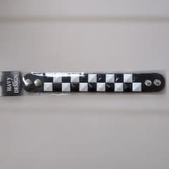 HAVY DESIGN Studded Wristband Black White