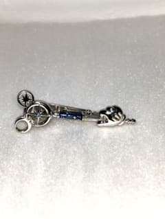 ディズニーシー開園10周年記念ネクタイピン - メルカリ