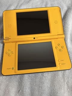 Nintendo DSi 本体 イエローのサムネイル