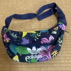 adidas ショルダーバックのサムネイル