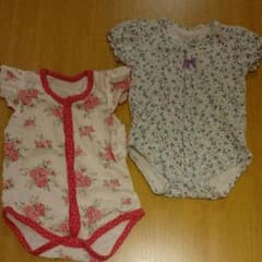 雪国様専用  スィートガール 花柄ロンパース ２枚セットのサムネイル