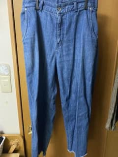ワイドパンツ　デニム　ジーンズ　切りっぱなしのサムネイル