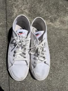 スニーカー　NIKEのサムネイル