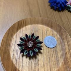 つまみ細工のペンダントトップnのサムネイル
