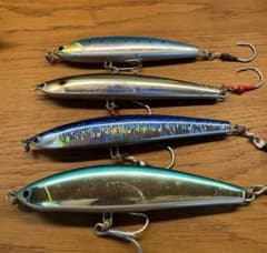 フィッシュトリッパーズ トップウォータープラグ 4本セットのサムネイル