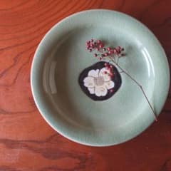 大皿 飾皿 9寸皿 椿 盛鉢 緑釉 陶芸 作家もの - メルカリ