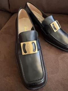 新品未使用　Salvatore Ferragamoヒール4cm ローファーのサムネイル