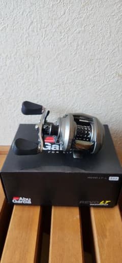 Abu Garcia Revo LT ベイトリール シルバー - メルカリ