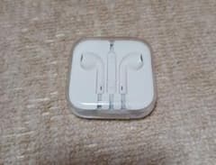 新品　未使用　Apple iPhone イヤホン　純正品のサムネイル