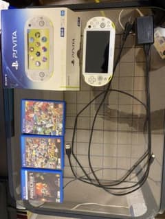 PlayStation®Vita（PCH-2000シリーズ）Wi-Fiモデル …のサムネイル