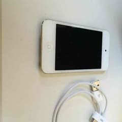 iPod  touch 第4世代 8GBのサムネイル