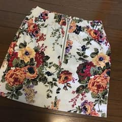 ムルーア花柄タイトスカートのサムネイル