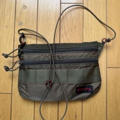 BRIEFING ショルダーバッグ サコッシュ オリーブのサムネイル