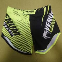 VENUM トレーニング ハーフ パンツのサムネイル
