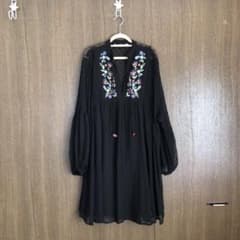 ZARA刺繍ワンピースのサムネイル