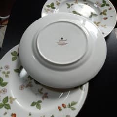 Wedgwood Wild Strawberry 皿 20.5cm 3枚 - メルカリ