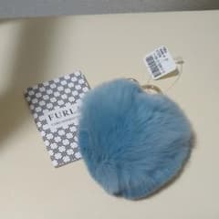 新品 FURLA  フルラ  ファーチャームのサムネイル