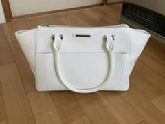 インディヴィ INDIVI ハンドバッグ バッグ 収納 白 レザーのサムネイル